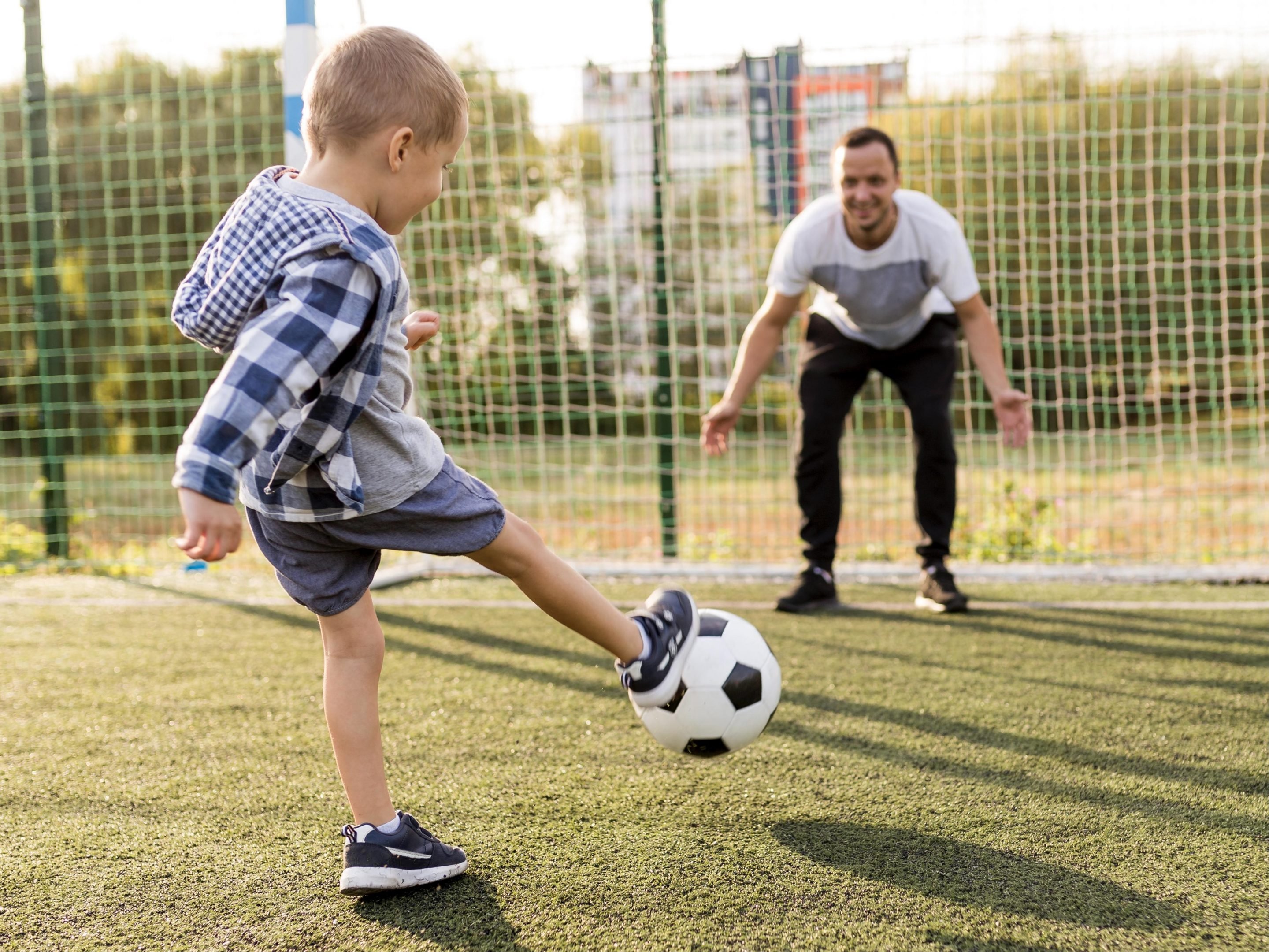 Football Enfant: Jouer au football quand il fait froid